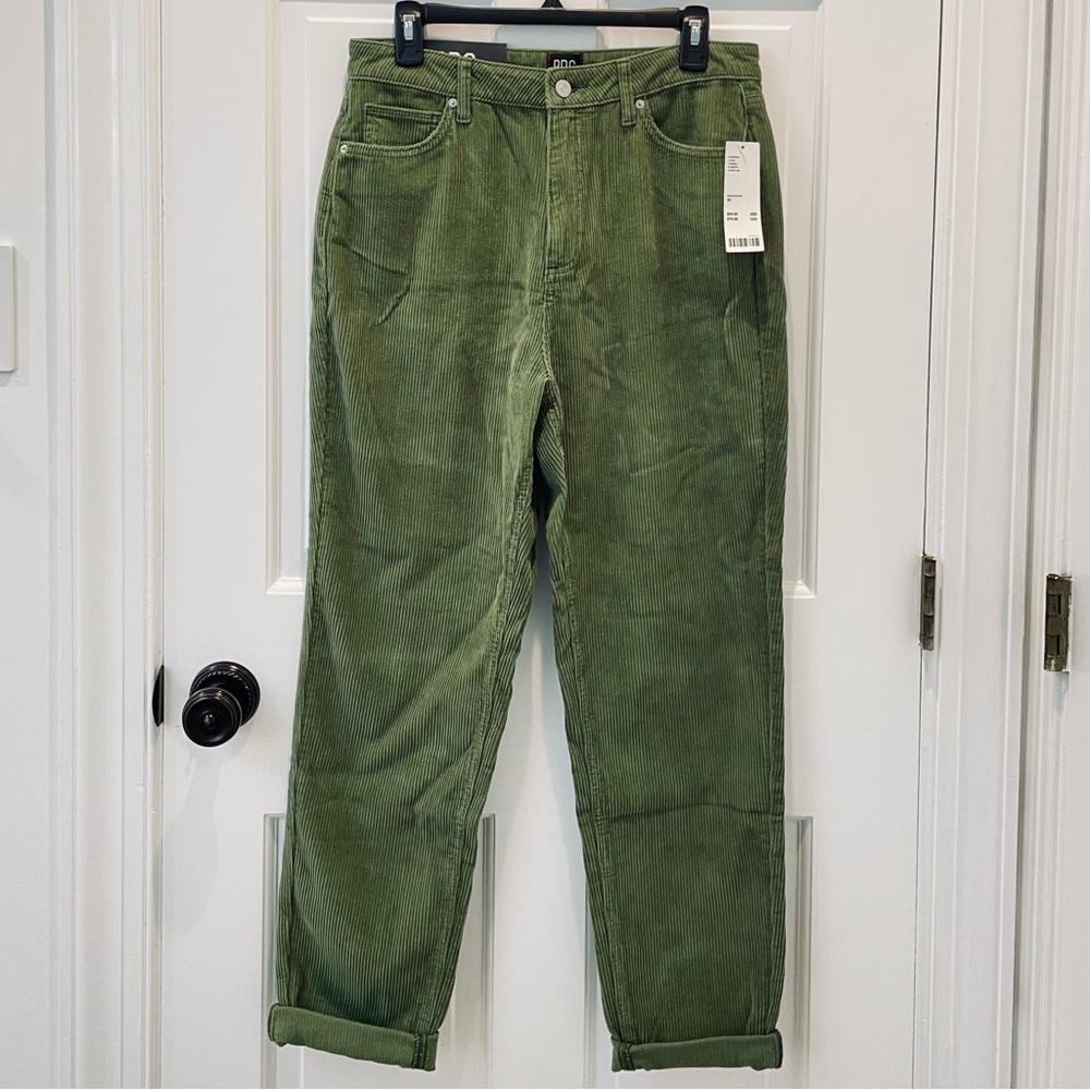 BDG Mom Jeans Moss Corduroy (NWT)